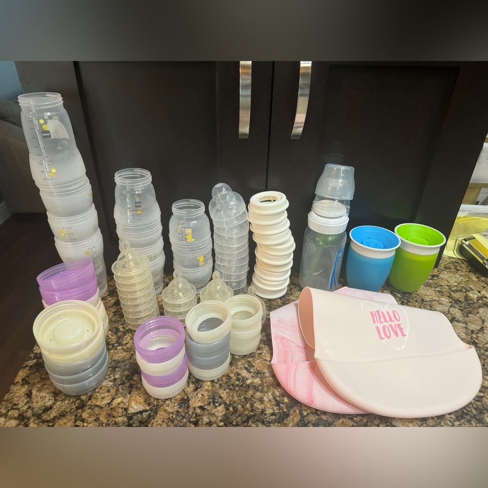 Bundle of Mam bottles